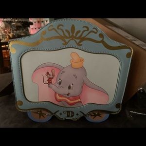 Disney dumbo Loungefly